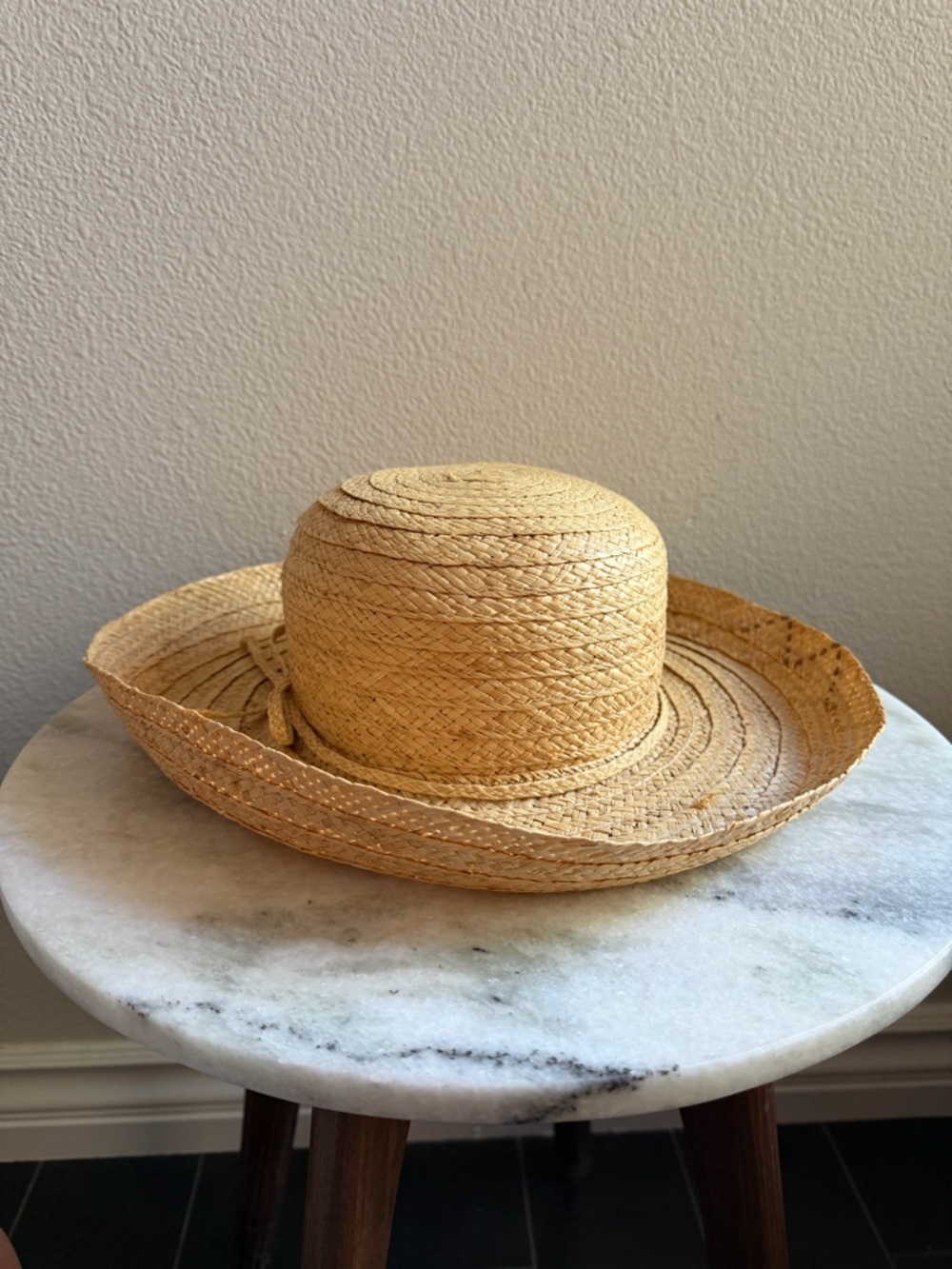 Vintage Liz Claiborne Tan Straw Raffia Wide Rolled Brim Summer Sun Hat - Picture 5 of 9